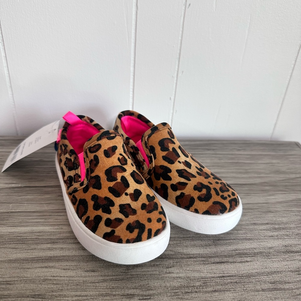 Carter’s leopard slip on skater shoes toddler 9
New with tags